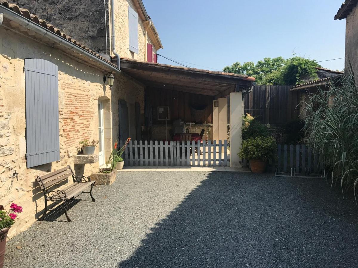 La Fourniere Hotel Illats Exterior photo