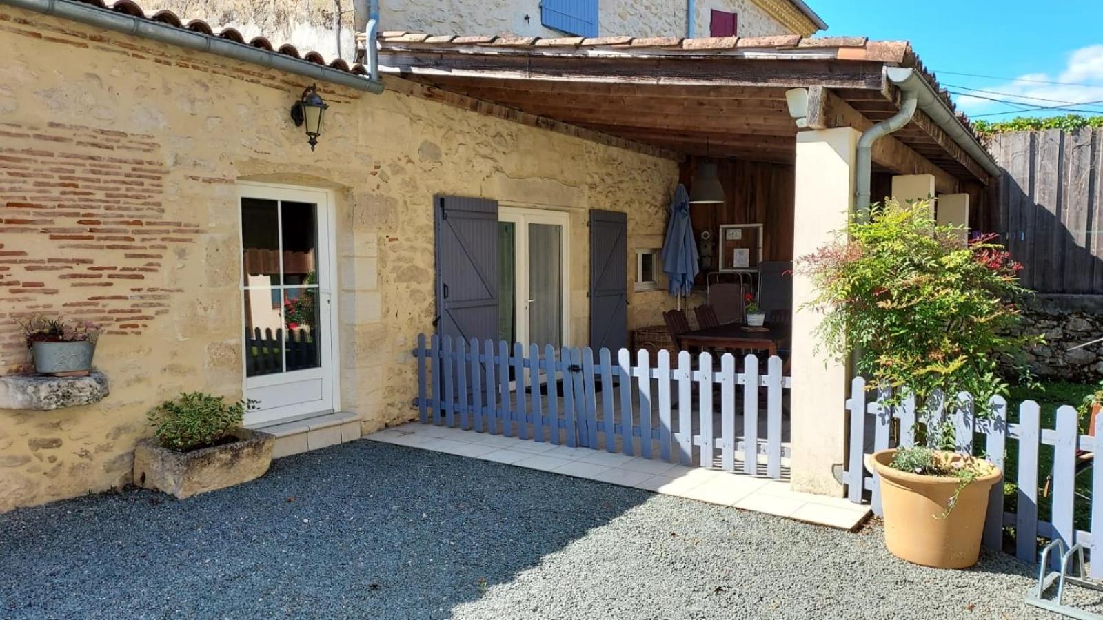 La Fourniere Hotel Illats Exterior photo